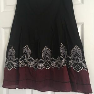 Ann Taylor petites embroidered skirt